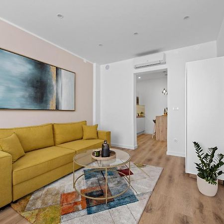 Giardini M Studio Apartments Pula Bagian luar foto
